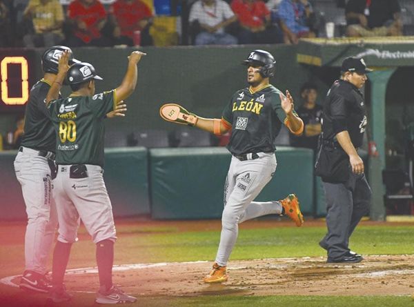 ¡LEÓN LE PEGA AL ÁGUILA EN EL PRIMERO!