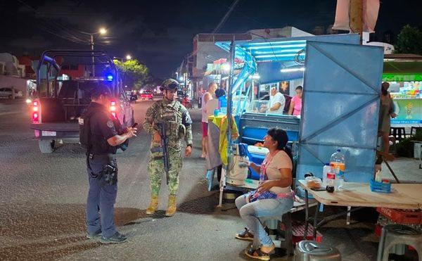 ¡CHOFER EBRIO LE PEGÓ A PUESTO DE ANTOJITOS!