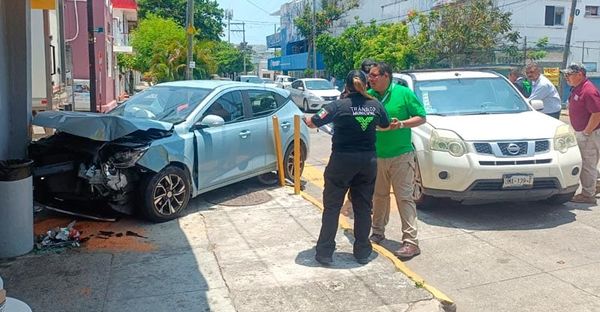 ¡LES PEGAN TRANCAZO SALIENDO DEL VELORIO!