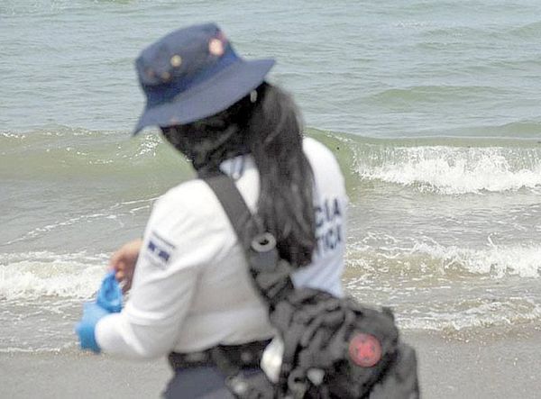 ¡PESCADORES ALERTAN POR NUEVA MANCHA DE HIDROCARBURO!