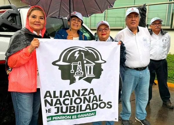 ¡PROTESTAN EN LA CFE! - LOS JUBILADOS