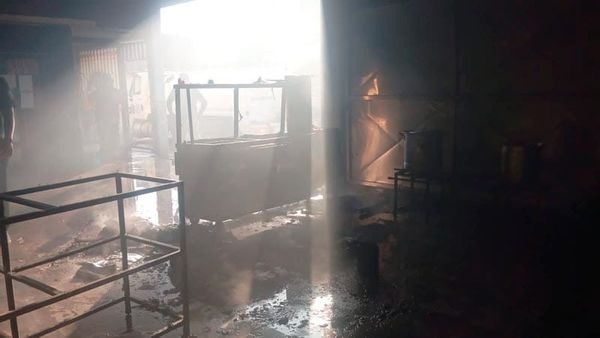 ¡INCENDIO ARRASÓ CON CARNICERÍA EN EL TEJAR!
