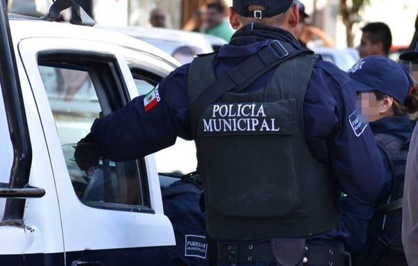 ¡“NINJAS” ATRACAN A MOTOCICLISTA EN EL CENTRO HISTÓRICO!