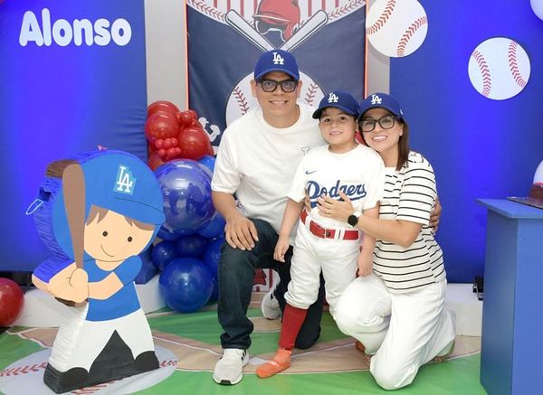 ALONSO CELEBRA SUS 5 AÑITOS CON LOS DODGERS