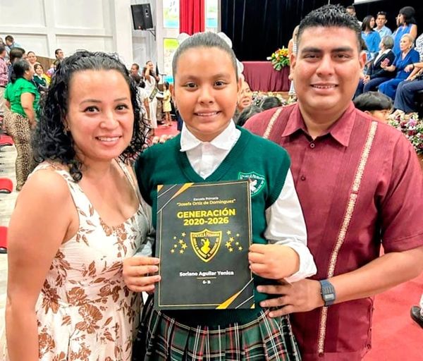 YENICA SORIANO AGUILAR CONCLUYÓ CON ÉXITO SUS ESTUDIOS...