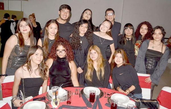 MAILY CELEBRA SUS 18 AÑOS