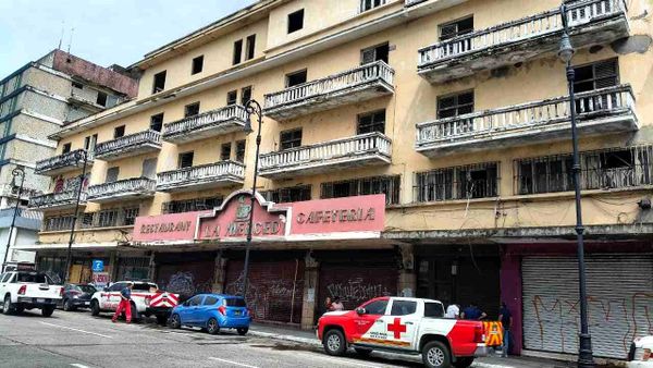 ¡Ni el polvo les ganó! - Cruz Roja le mete escoba a inmueble del Centro
