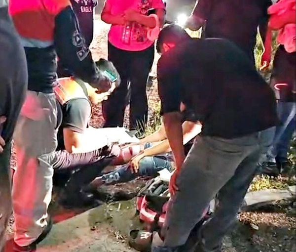¡CAFRE ATROPELLÓ A MAMÁ CON SU BEBÉ EN BRAZOS!