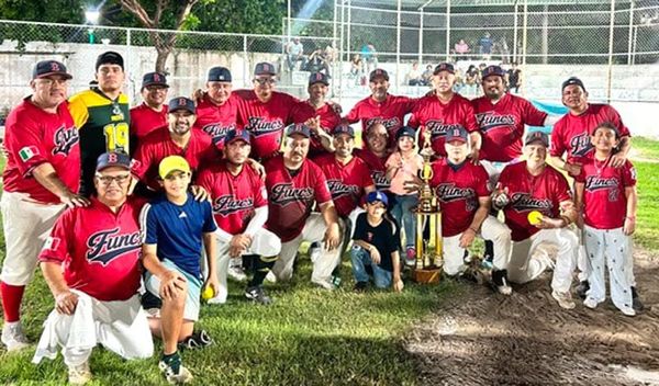 ¡FUNCIONARIOS DE SECCIÓN 9, CAMPEONES DE LIGA Y PLAYOFFS!