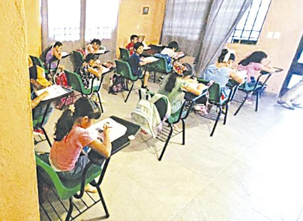 ¡PODRÍAN PROHIBIR O RESTRINGIR EL USO DE LOS CELULARES EN LAS ESCUELAS!