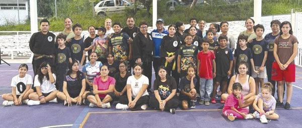 ¡PRIMER TALLER DE DEFENSA PERSONAL PARA DAMAS Y NIÑAS!