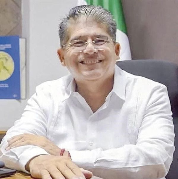 ¡DETIENE LA FGR A FUNCIONARIOS MUNICIPALES, ALCALDE EVADE LA CAPTURA!
