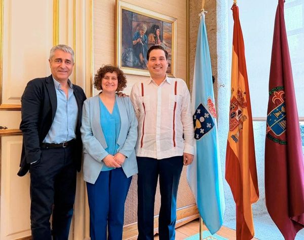 ¡ALCALDE SE FUE A ESPAÑA! - DE SANTIAGO TUXTLA