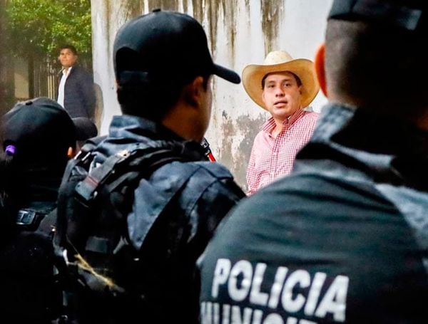 ¡BALACEAN A POLICÍAS! - DE SANTIAGO TUXTLA
