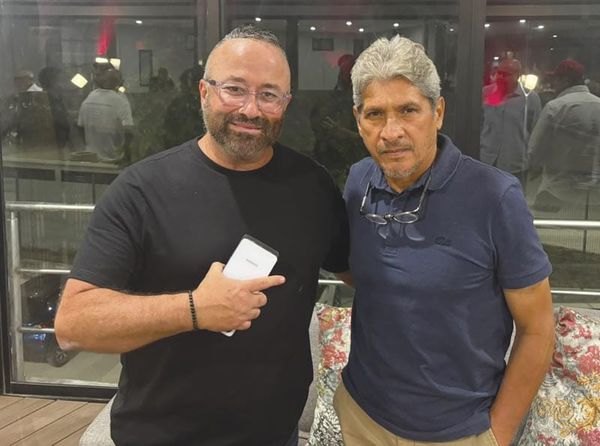 ¡RENDIRÁN HOMENAJE A EX-TIBURÓN JOSÉ LUIS GONZÁLEZ CHINA!