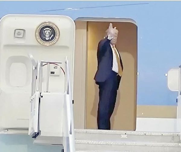 ¡SALIÓ TRUMP DE TURQUÍA ESCONDIDO EN CAMIÓN DE COMIDA!
