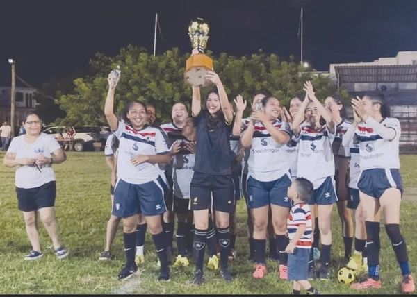 ¡UDICA SE “BEBE” LA COPA EN EL FÚTBOL 7 FEMENIL!