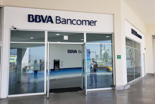 ¡ESTAFADORES DEJARON EN LA CALLE A SU PROPIA MAMÁ!