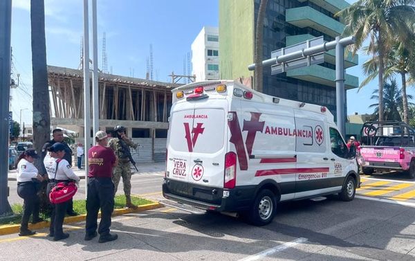 ¡TURISTA ATROPELLADA POR MOTOCICLISTA EN EL BULEVAR!