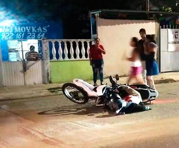 ¡PERSIGUEN Y ASESINAN A MOTOCICLISTA EN MINATITLÁN!