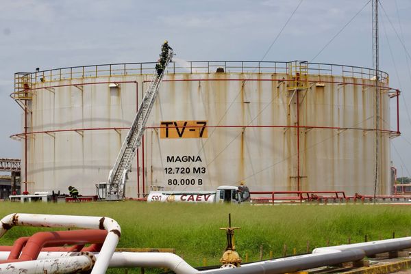 ¡PEMEX DEBE LA MILLONIZA! - A 25 EMPRESAS