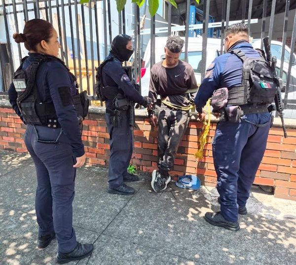 ¡AMARRAN A JAULERO POR INTENTAR ROBAR EN CASA!