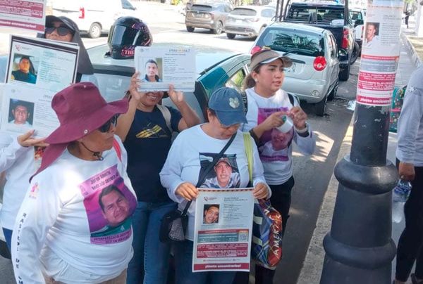 ¡PEGAN MÁS FICHAS DE DESAPARECIDOS!