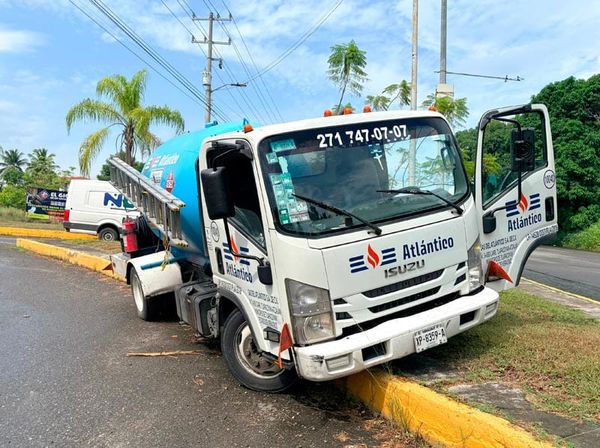 ¡SE ATORA PIPA EN EL CAMELLÓN!