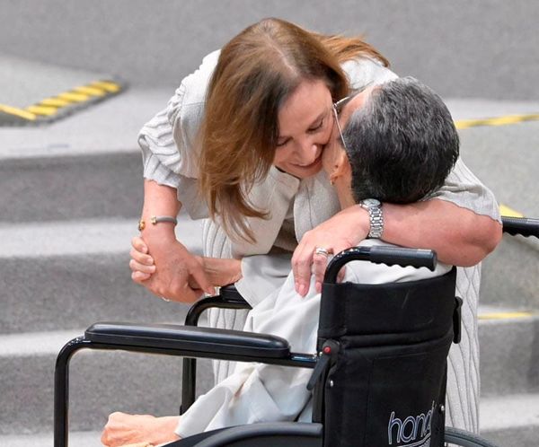 ¡“COMPAÑERA, AMIGA Y MAESTRA”! - *Nahle le dedica sus mejores flores a Gloria Sánchez