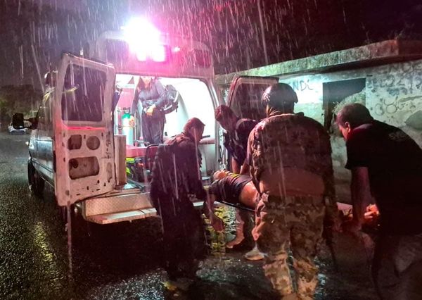 ¡SE PELEÓ CON SU PAREJA Y SE DIO DE PUÑALADAS!