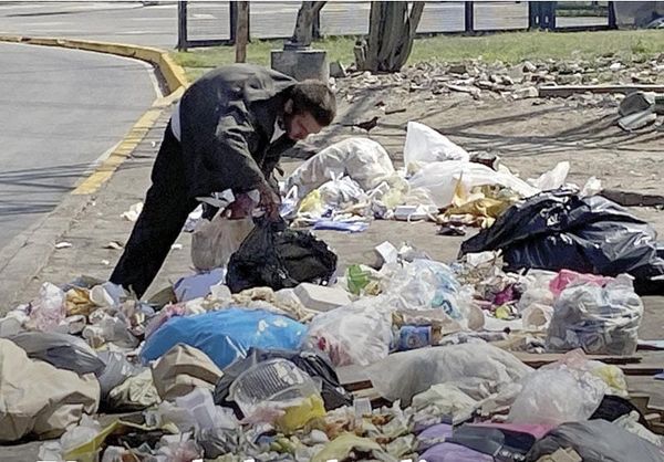 ¡TIRAN 38 TONELADAS DE ALIMENTOS POR MINUTO EN MÉXICO!