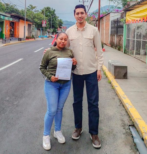 ¡ENTREGAN EL PREMIO A CECI! - POR FIN