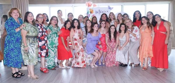 MÓNICA CELEBRA 60 AÑOS