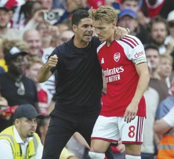 ¡ARSENAL REMONTA EN CASA ANTE EL CHELSEA!