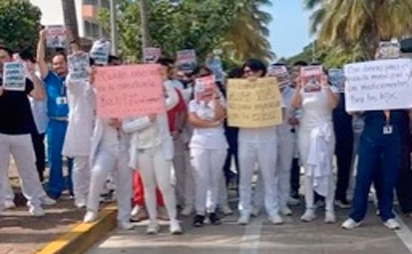 ¡OTRO BLOQUEO DE MÉDICOS! - Y SIGUEN...