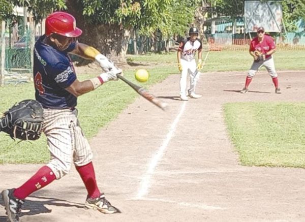 ¡C&A VENCE A 2-1 A SUPER MÉDICOS EN GRAN JUEGO!
