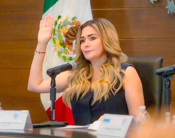 ¡LE METEN 2 MILLONES A ESCUELAS!
