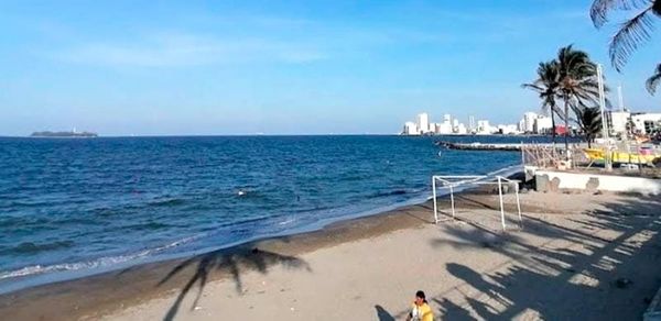 ¡INVESTIGA SEDEMA OLORES FEOS! - *En playas de Veracruz y Boca