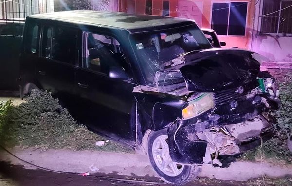 ¡BORRACHÍN SE PEGA TRANCAZO CONTRA CASA!