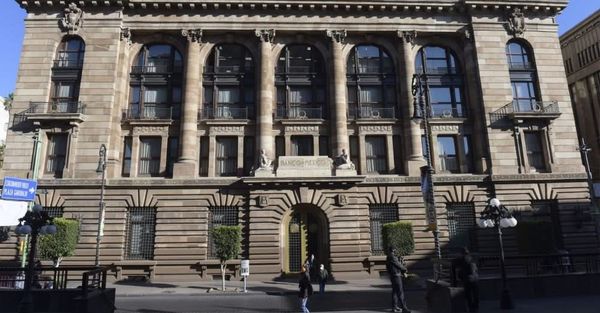 ¡BANXICO SE DESMARCA DE LA FED: CONGELA LA TASA E INSISTE EN QUE MÉXICO NO TIENE QUE SEGUIR A EU!