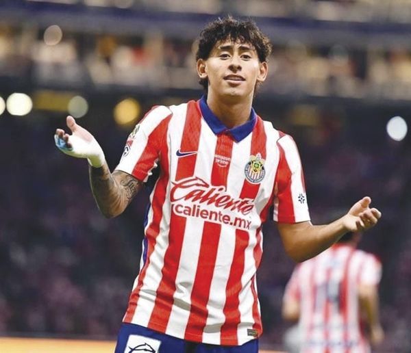 ¡LISTOS PARA EL CLASICO! - *Chivas exhibe a Pumas y los golea 3-0