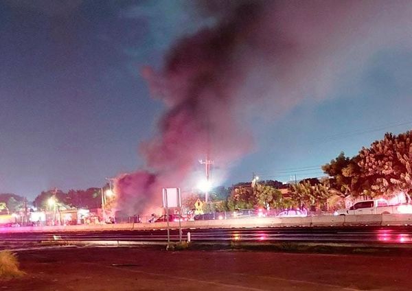 ¡BARRICADAS EN LA AUTOPISTA! - QUEMAN LLANTAS EN LA VERACRUZ-CARDEL