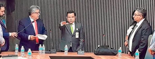 ¡VUELVE VALENTÍN! - PERO AL ISSSTE
