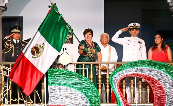 ¡Y ROSA MARÍA DA EL PRIMERO! - *El Zócalo estuvo lleno