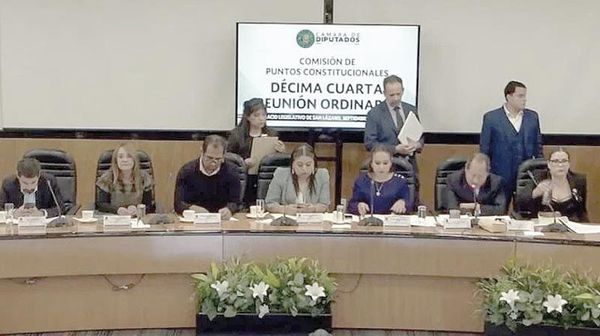 ¡PAN ABANDONA SESIÓN DE NACIONALIDAD ÚNICA!
