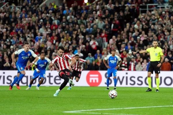 ¡CAEN MATEO CHÁVEZ Y AZ ALKMAAR EN DEBUT EN EUROPA LEAGUE!