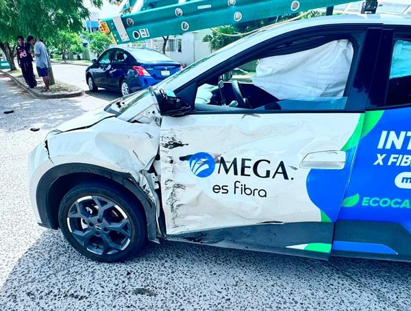¡LO AVENTÓ 8 METROS!