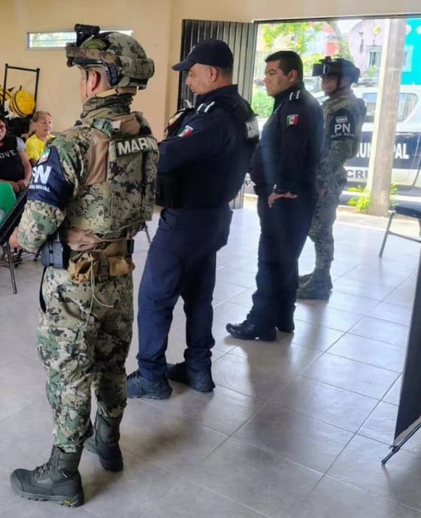 ¡ATRACAN EN RÍO MEDIO A COBRADORA DE SALE VALE!