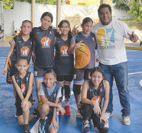 ¡BRILLANTE DEMOSTRACIÓN DEL CEDEMID EN EL BALONCESTO FEMENIL!