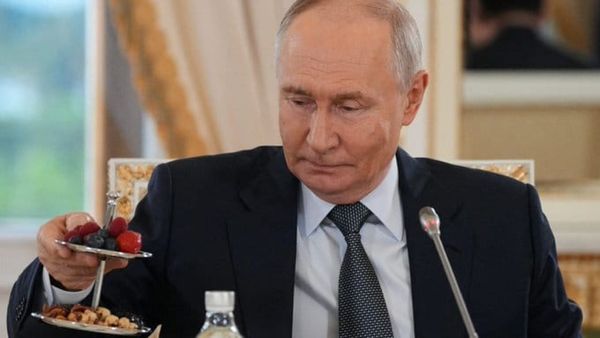 ¡PUTIN ORDENA SUSPENDER POR TRES DÍAS LOS ATAQUES CONTRA KIEV!